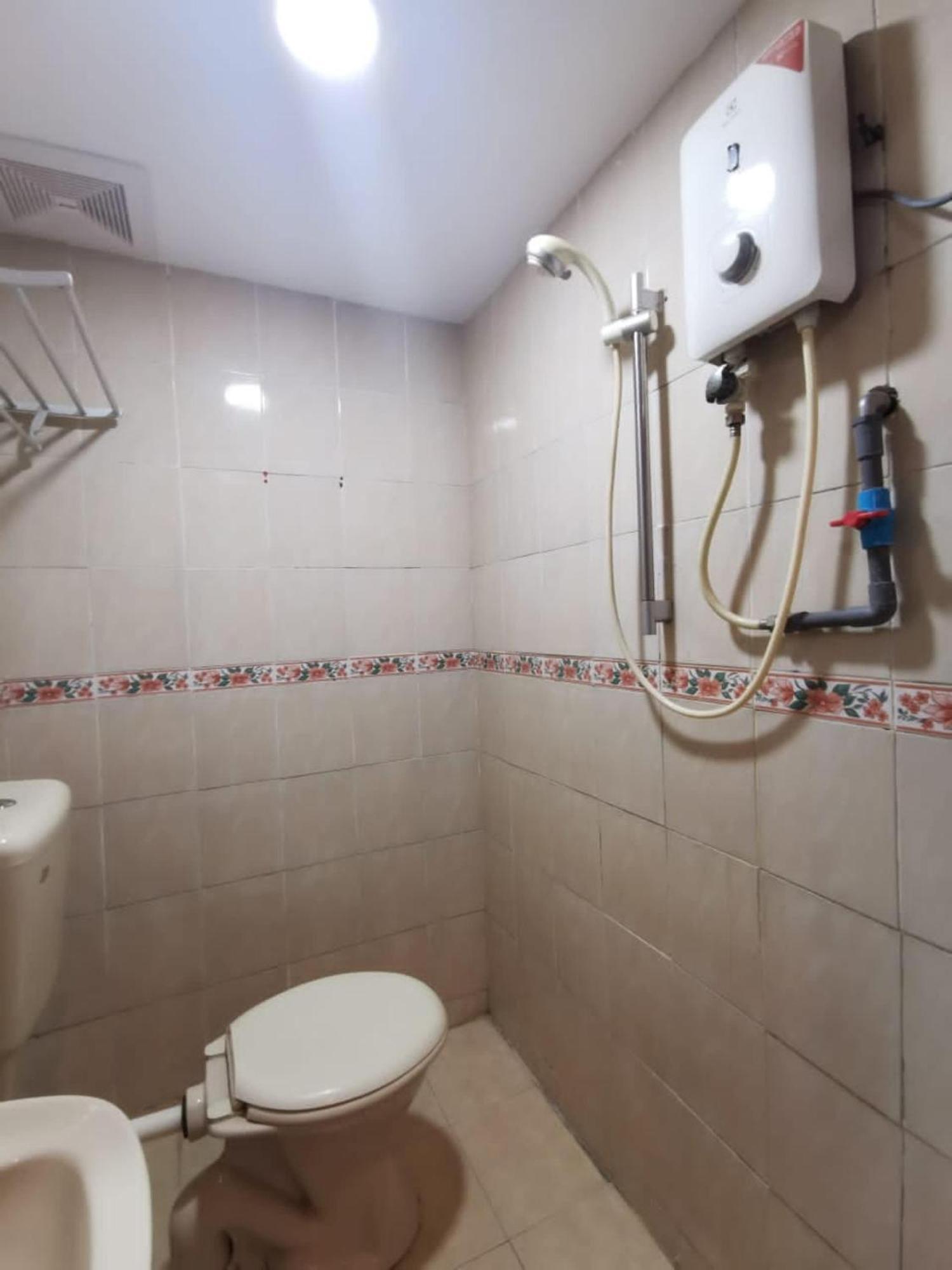 Super Oyo 90086 My Seven Days Inn Johor Bahru Luaran gambar