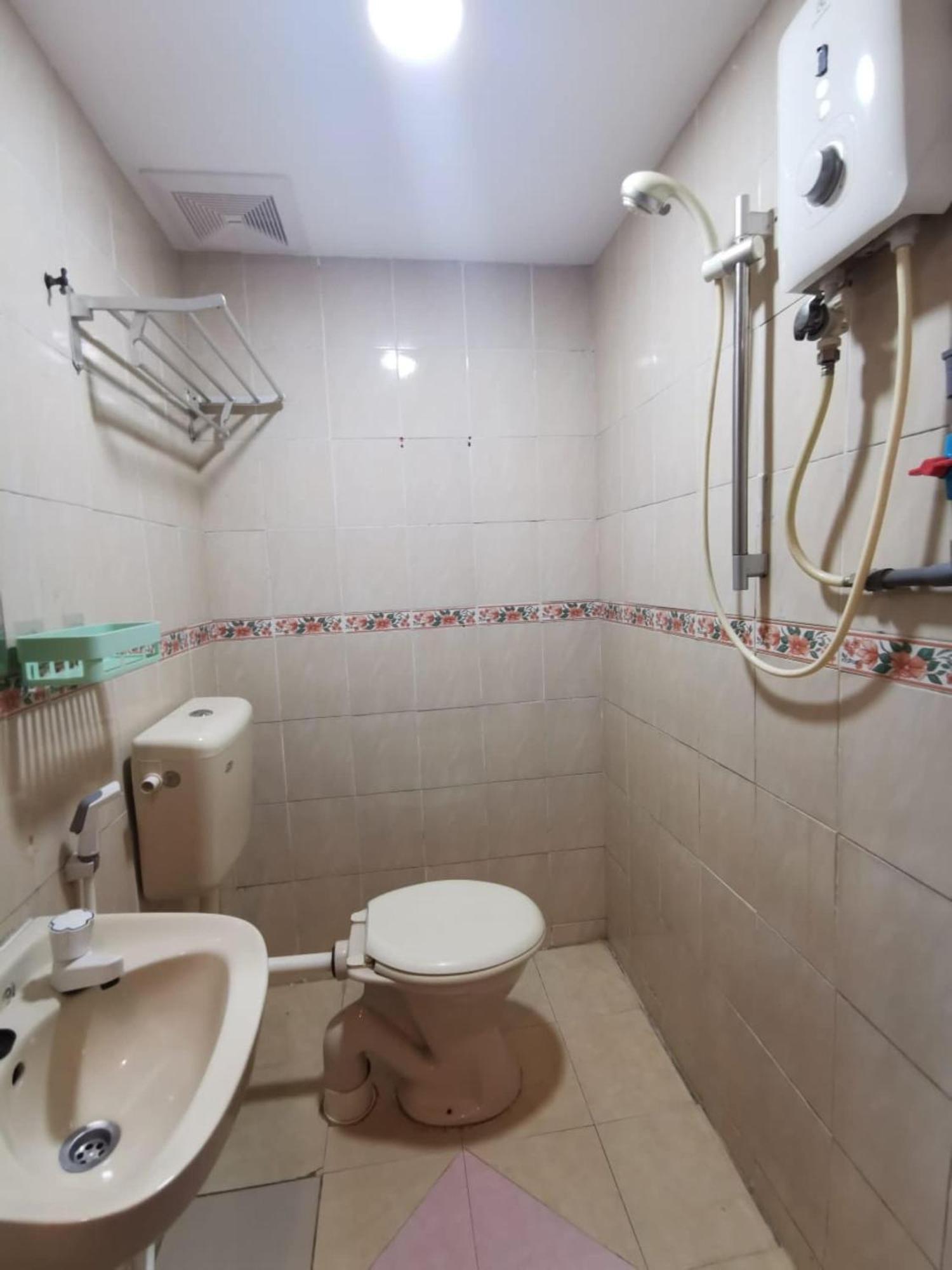 Super Oyo 90086 My Seven Days Inn Johor Bahru Luaran gambar